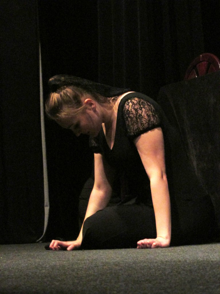 В Кременчуге покажут спектакль «Так принято у людей с достоинством» по пьесе Гарсиа Лорки В Кременчуге покажут спектакль «Так принято у людей с достоинством» по пьесе Гарсиа Лорки