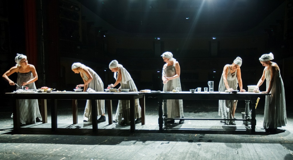 В Пскове пройдет спектакль по пьесе Гарсиа Лорки «Дом Бернарды Альбы» В Пскове пройдет спектакль по пьесе Гарсиа Лорки «Дом Бернарды Альбы»