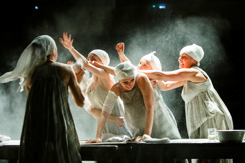 В Пскове пройдет спектакль по пьесе Гарсиа Лорки «Дом Бернарды Альбы» В Пскове пройдет спектакль по пьесе Гарсиа Лорки «Дом Бернарды Альбы»