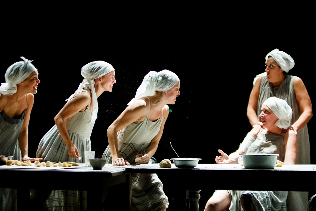 В Пскове пройдет спектакль по пьесе Гарсиа Лорки «Дом Бернарды Альбы» В Пскове пройдет спектакль по пьесе Гарсиа Лорки «Дом Бернарды Альбы»