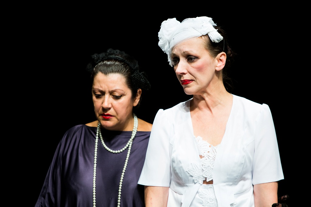 В Пскове пройдет спектакль по пьесе Гарсиа Лорки «Дом Бернарды Альбы» В Пскове пройдет спектакль по пьесе Гарсиа Лорки «Дом Бернарды Альбы»