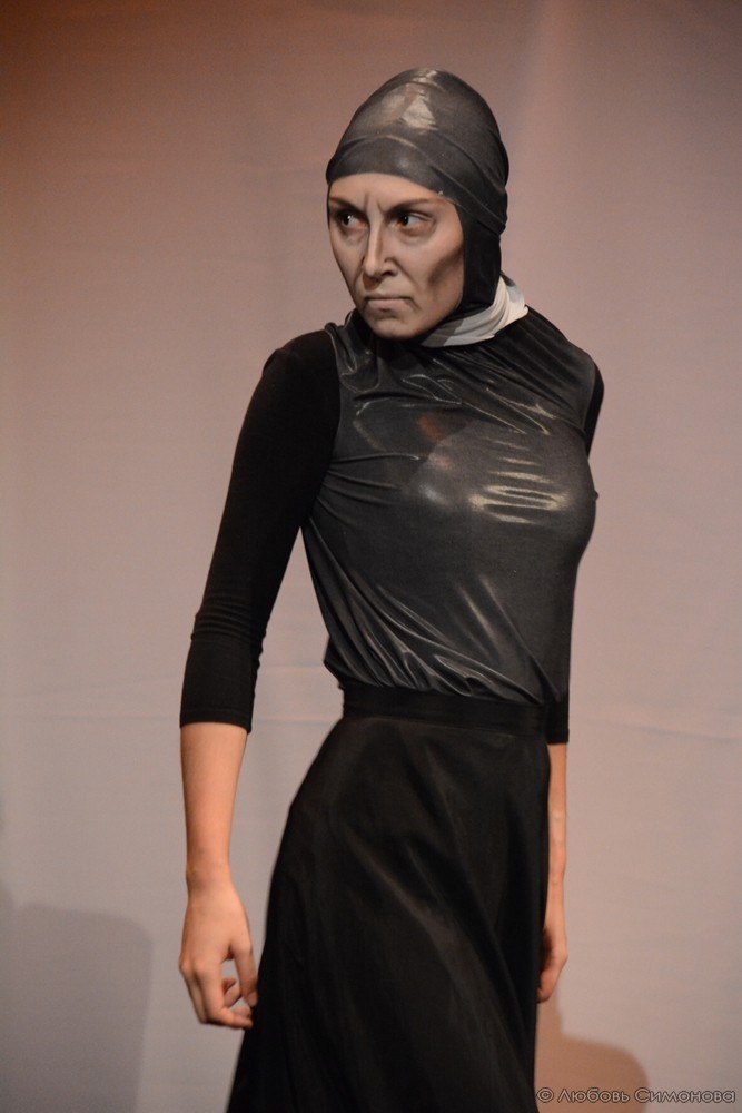 Пластический спектакль «По ту сторону» по пьесе Гарсиа Лорки покажут в Казани Пластический спектакль «По ту сторону» по пьесе Гарсиа Лорки покажут в Казани