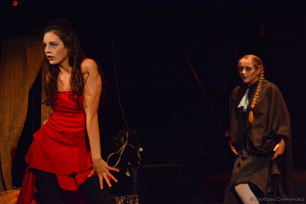 Пластический спектакль «По ту сторону» по пьесе Гарсиа Лорки покажут в Казани Пластический спектакль «По ту сторону» по пьесе Гарсиа Лорки покажут в Казани