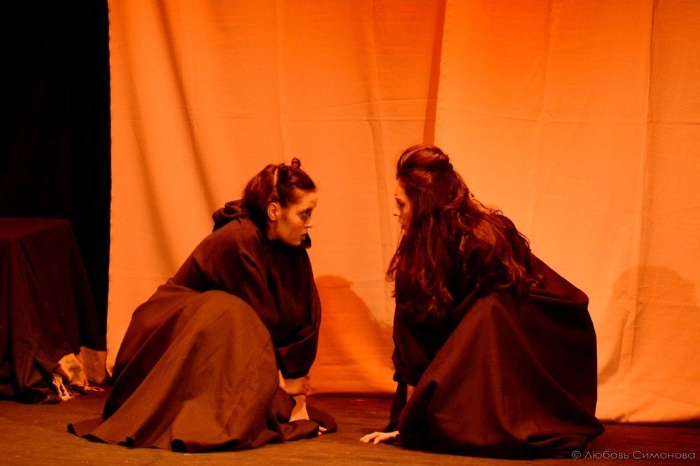 Пластический спектакль «По ту сторону» по пьесе Гарсиа Лорки покажут в Казани Пластический спектакль «По ту сторону» по пьесе Гарсиа Лорки покажут в Казани