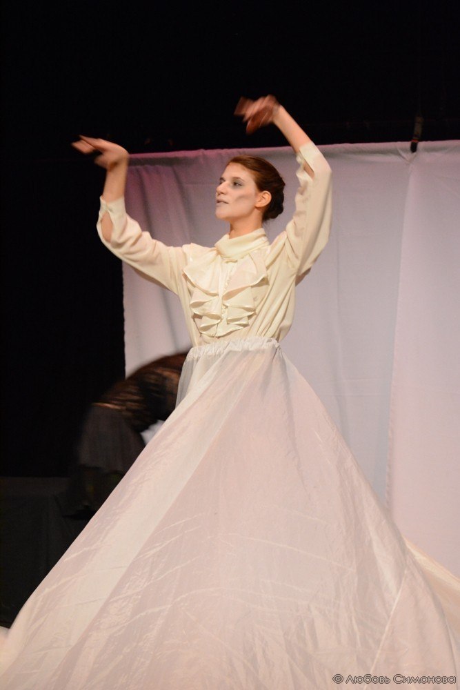 Пластический спектакль «По ту сторону» по пьесе Гарсиа Лорки покажут в Казани Пластический спектакль «По ту сторону» по пьесе Гарсиа Лорки покажут в Казани