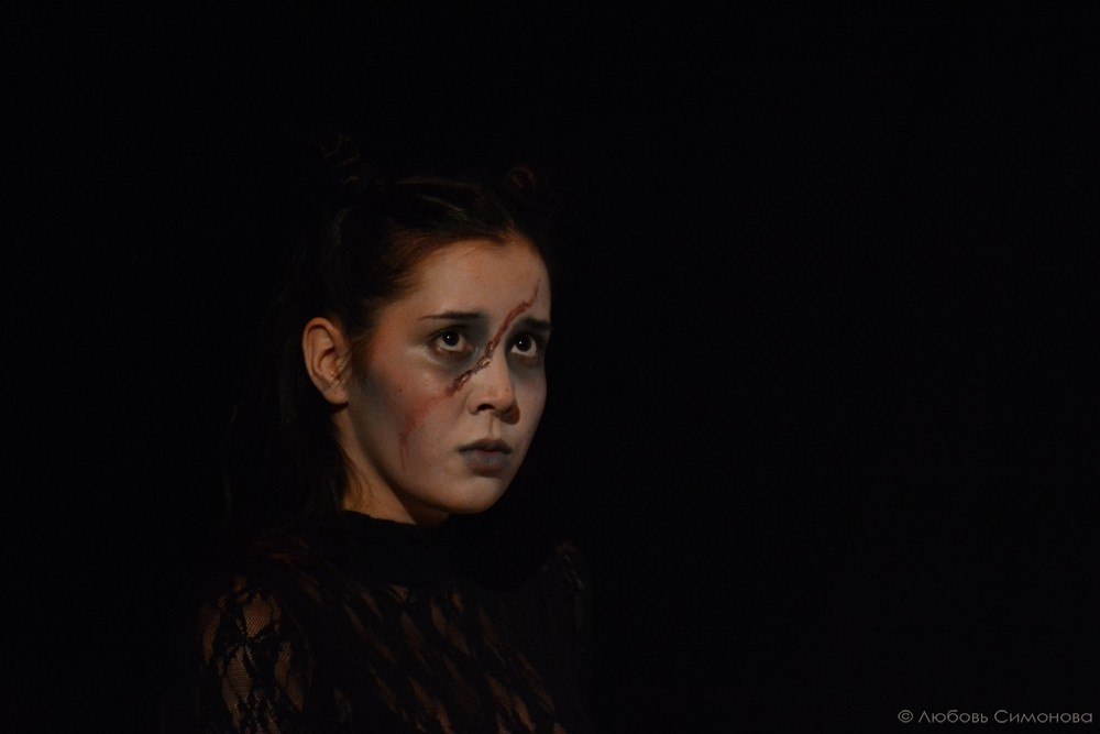 Пластический спектакль «По ту сторону» по пьесе Гарсиа Лорки покажут в Казани Пластический спектакль «По ту сторону» по пьесе Гарсиа Лорки покажут в Казани