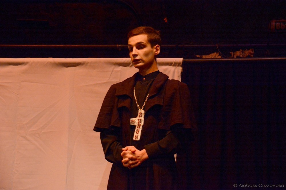 Пластический спектакль «По ту сторону» по пьесе Гарсиа Лорки покажут в Казани Пластический спектакль «По ту сторону» по пьесе Гарсиа Лорки покажут в Казани