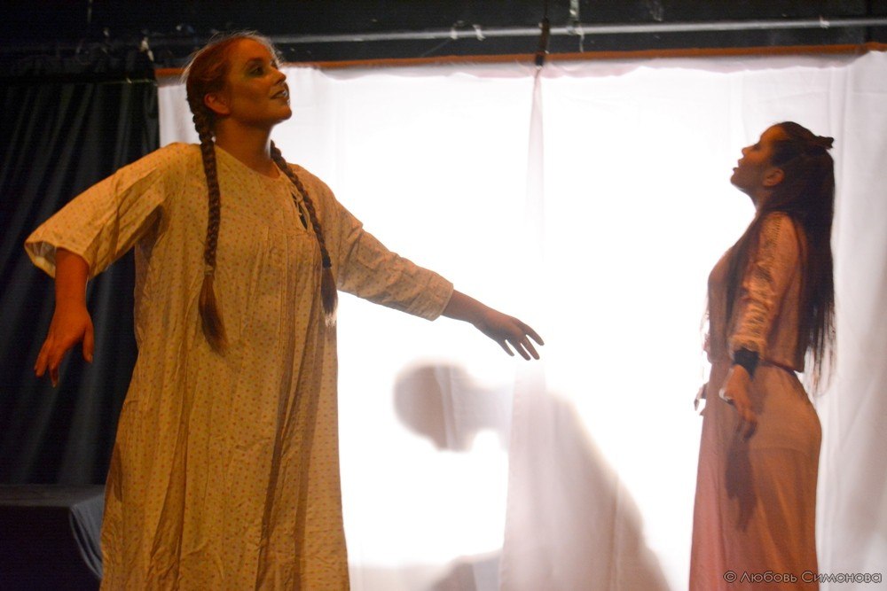 Пластический спектакль «По ту сторону» по пьесе Гарсиа Лорки покажут в Казани Пластический спектакль «По ту сторону» по пьесе Гарсиа Лорки покажут в Казани