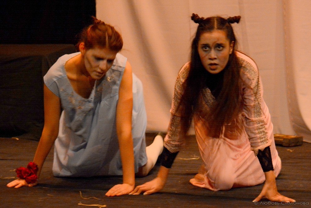 Пластический спектакль «По ту сторону» по пьесе Гарсиа Лорки покажут в Казани Пластический спектакль «По ту сторону» по пьесе Гарсиа Лорки покажут в Казани