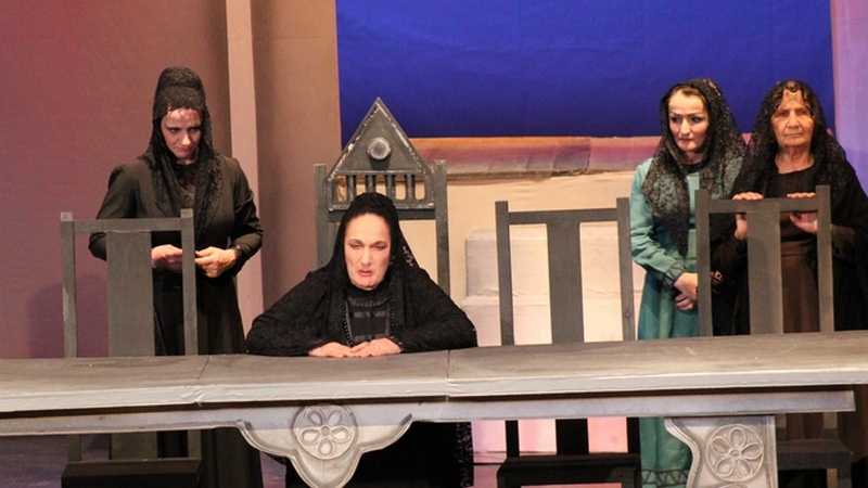 Аварский театр в Махачкале показал «Дом Бернарды Альбы» по Гарсиа Лорке Аварский театр в Махачкале показал «Дом Бернарды Альбы» по Гарсиа Лорке