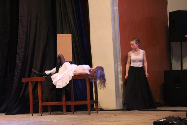 В Мурманске покажут спектакль «Женщина без мужчины. Вот и все» по Гарсиа Лорке В Мурманске покажут спектакль «Женщина без мужчины. Вот и все» по Гарсиа Лорке