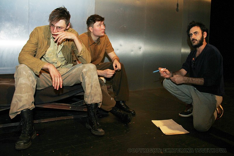 «Испанский театр» в МХТ покажет эскиз пьесы «Темный камень» о последних часах жизни Рафаэля Родригеса Рапуна «Испанский театр» в МХТ покажет эскиз пьесы «Темный камень» о последних часах жизни Рафаэля Родригеса Рапуна