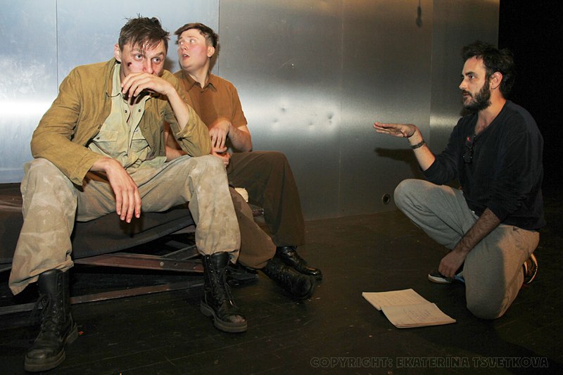 «Испанский театр» в МХТ покажет эскиз пьесы «Темный камень» о последних часах жизни Рафаэля Родригеса Рапуна «Испанский театр» в МХТ покажет эскиз пьесы «Темный камень» о последних часах жизни Рафаэля Родригеса Рапуна