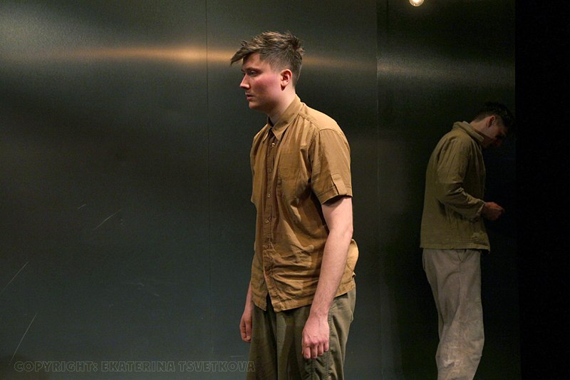 «Испанский театр» в МХТ покажет эскиз пьесы «Темный камень» о последних часах жизни Рафаэля Родригеса Рапуна «Испанский театр» в МХТ покажет эскиз пьесы «Темный камень» о последних часах жизни Рафаэля Родригеса Рапуна