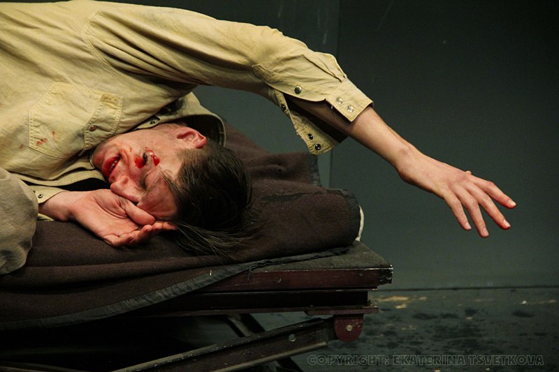 «Испанский театр» в МХТ покажет эскиз пьесы «Темный камень» о последних часах жизни Рафаэля Родригеса Рапуна «Испанский театр» в МХТ покажет эскиз пьесы «Темный камень» о последних часах жизни Рафаэля Родригеса Рапуна