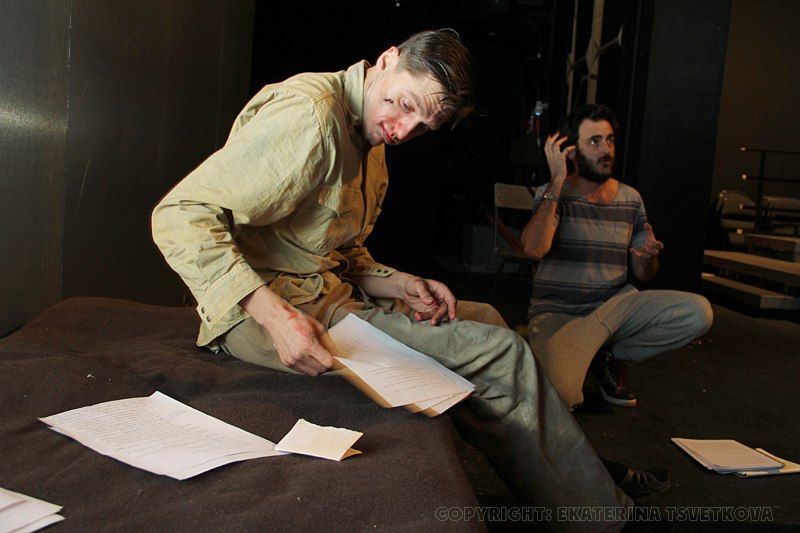 «Испанский театр» в МХТ покажет эскиз пьесы «Темный камень» о последних часах жизни Рафаэля Родригеса Рапуна «Испанский театр» в МХТ покажет эскиз пьесы «Темный камень» о последних часах жизни Рафаэля Родригеса Рапуна