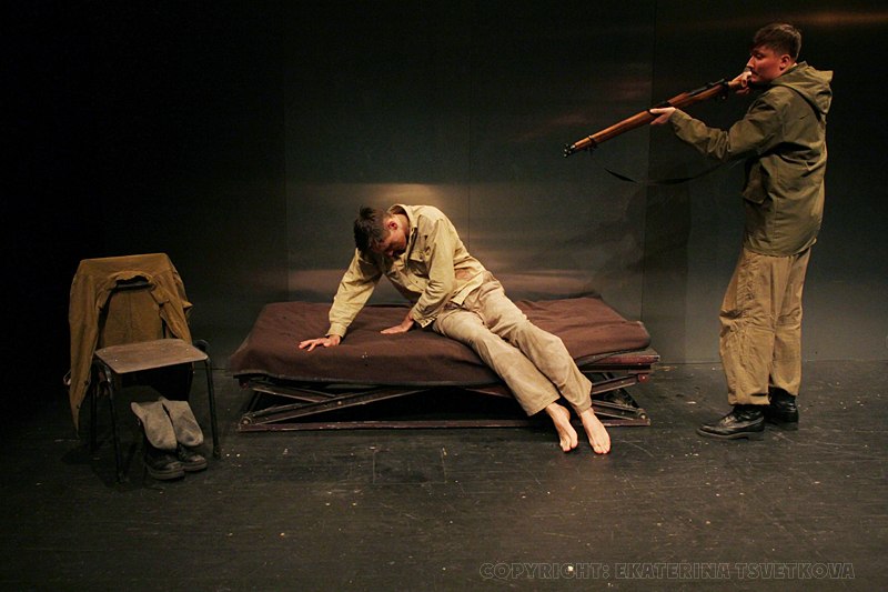 «Испанский театр» в МХТ покажет эскиз пьесы «Темный камень» о последних часах жизни Рафаэля Родригеса Рапуна «Испанский театр» в МХТ покажет эскиз пьесы «Темный камень» о последних часах жизни Рафаэля Родригеса Рапуна