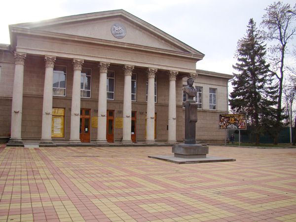 «Кровавая свадьба» Гарсиа Лорки скоро появится на сцене национального театра Адыгеи «Кровавая свадьба» Гарсиа Лорки скоро появится на сцене национального театра Адыгеи