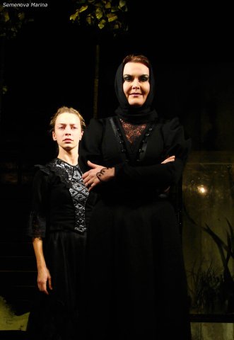 «Дом Бернарды Альбы» (Москва, 2002) «Дом Бернарды Альбы» (Москва, 2002)