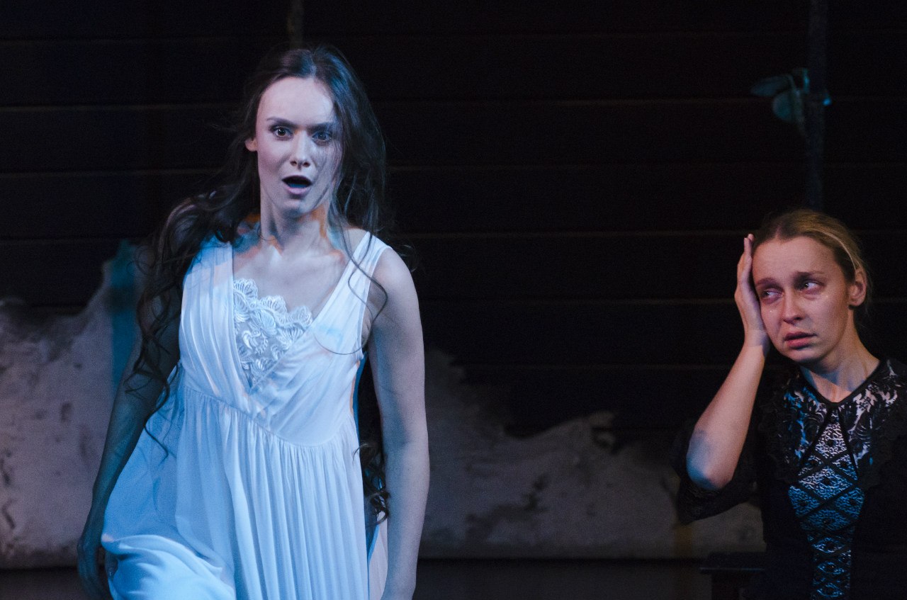 «Дом Бернарды Альбы» (Москва, 2002) «Дом Бернарды Альбы» (Москва, 2002)