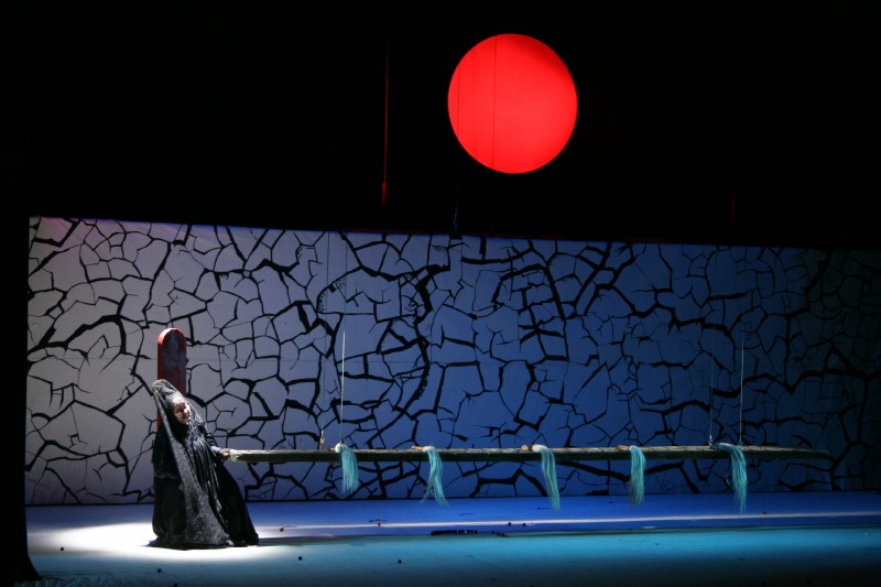 «Иччитэх дьиэ / Дом Бернарды Альбы» (Якутск, 2006) «Иччитэх дьиэ / Дом Бернарды Альбы» (Якутск, 2006)