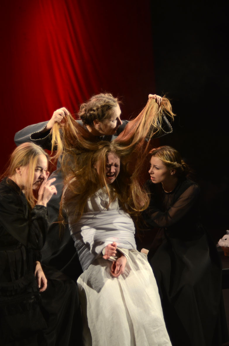 «Дом Бернарды Альбы» (Витебск, 2013) «Дом Бернарды Альбы» (Витебск, 2013)