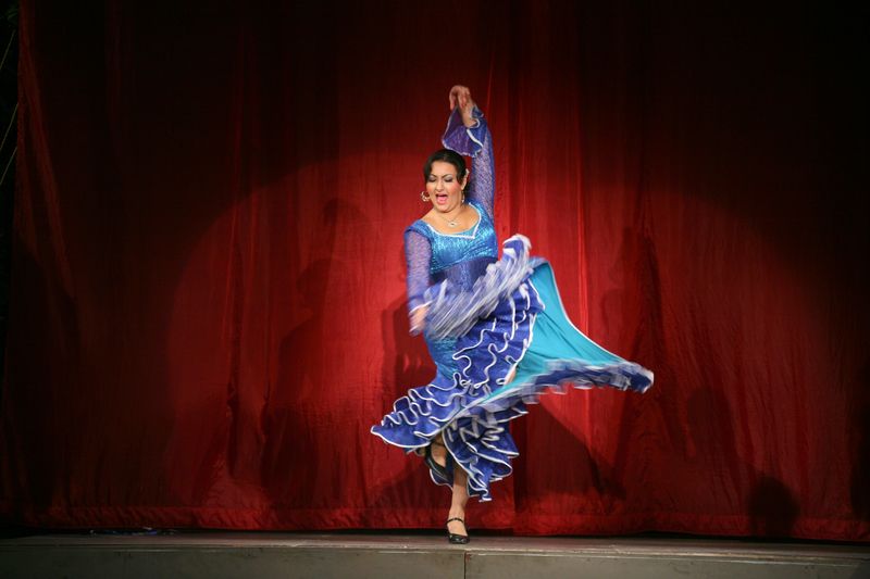 «Колдовская любовь» (Москва, 2003) «Колдовская любовь» (Москва, 2003)