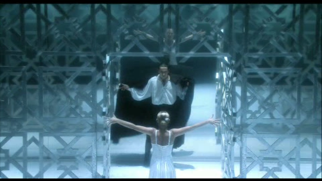 Сара Барас: «Мариана Пинеда» (Sara Baras: «Mariana Pineda») (2002) Сара Барас: «Мариана Пинеда» (Sara Baras: «Mariana Pineda») (2002)